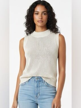 Cream loose knit sweater vest. Size XS. NWT.